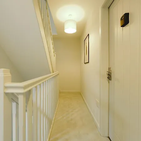 Wordsworth 6 Bedroom House Appartement *