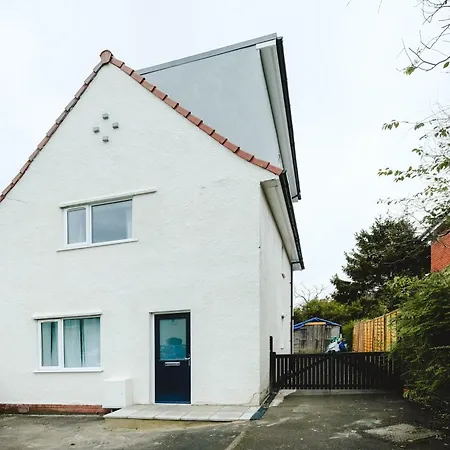 Wordsworth 6 Bedroom House Apartment Bristol