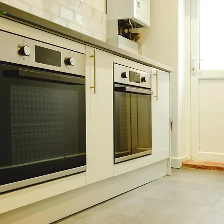 Wordsworth 6 Bedroom House Appartement *