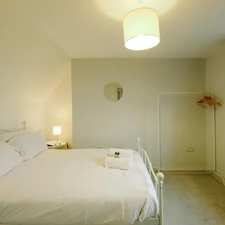 Wordsworth 6 Bedroom House Appartement Bristol