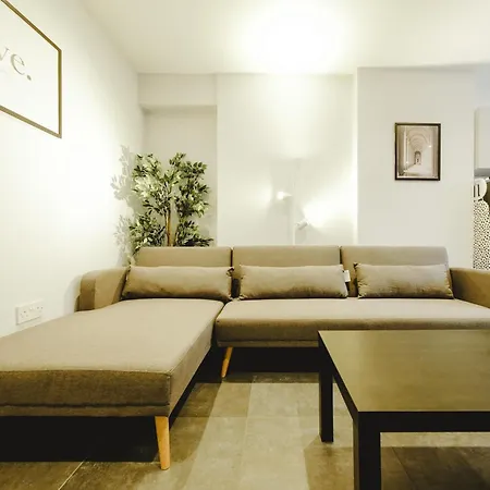Wordsworth 6 Bedroom House Бристоль