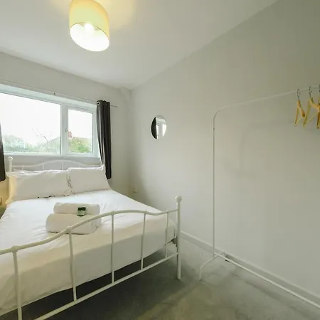Wordsworth 6 Bedroom House *